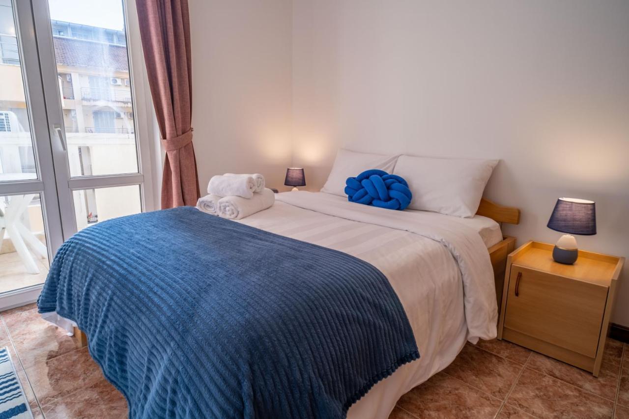 Maxima Apartment